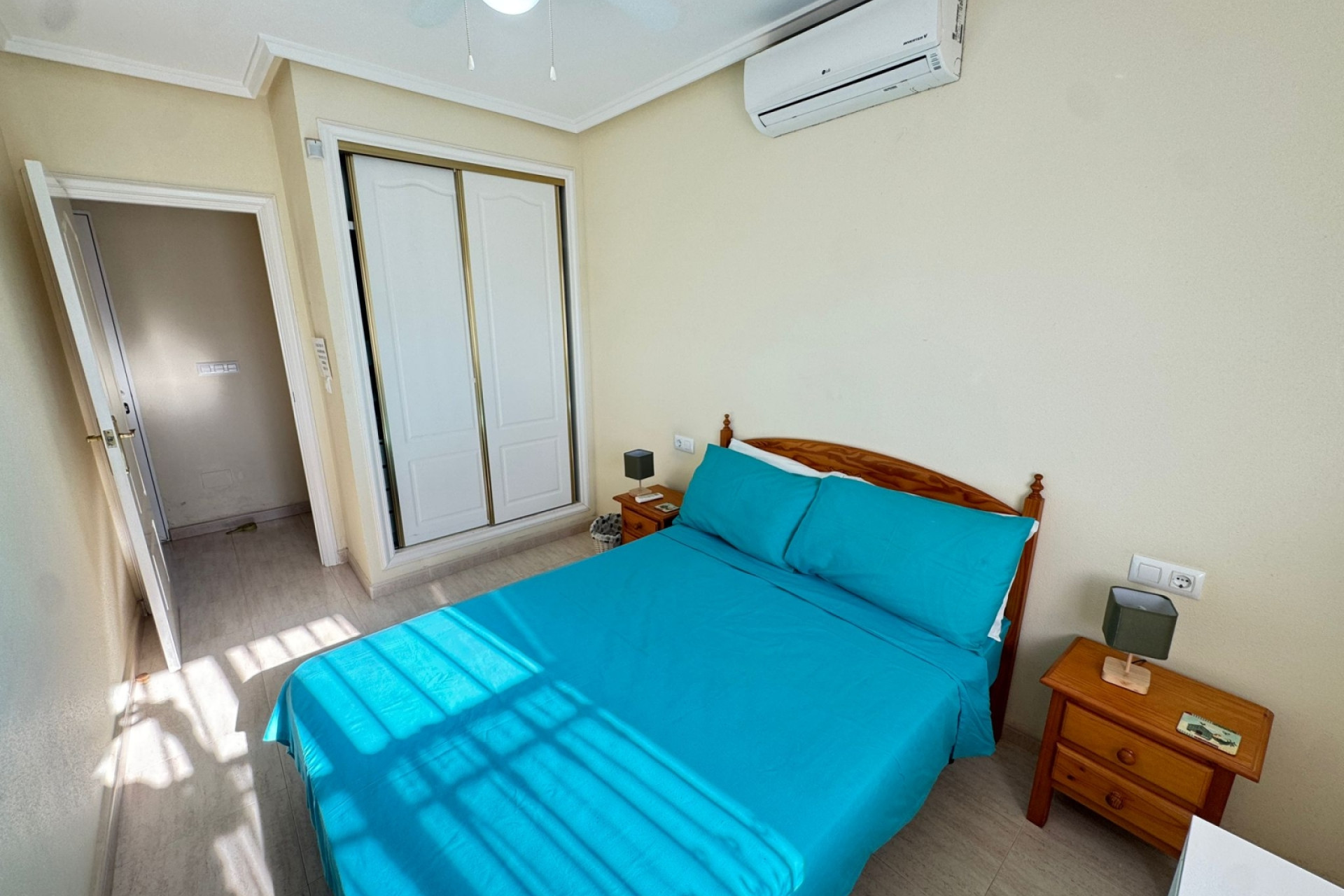 Resale - Town House - Villamartín