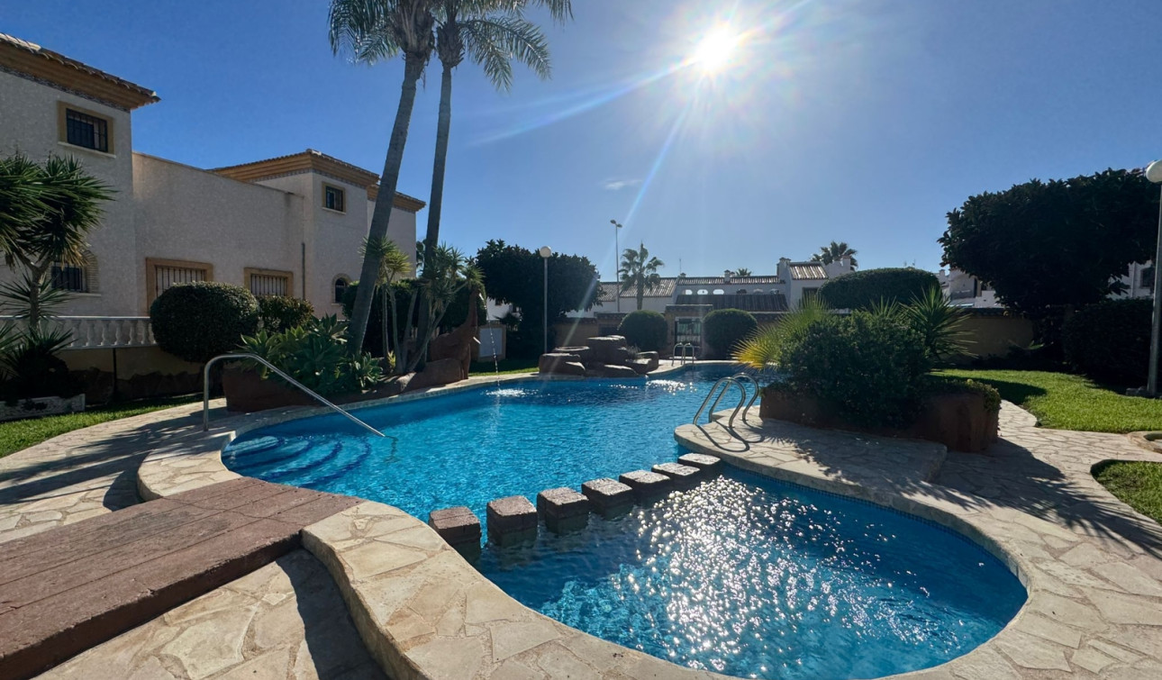 Resale - Town House - Villamartín