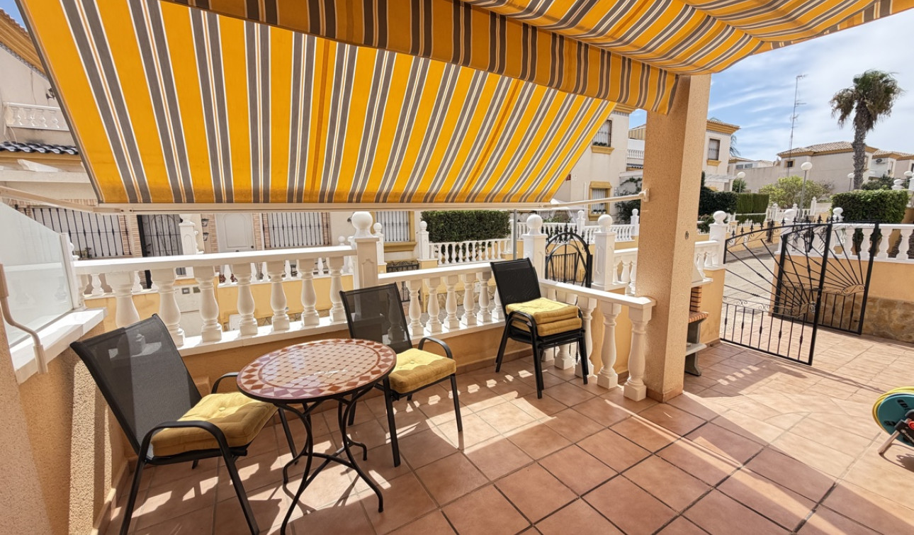 Resale - Town House - Villamartín