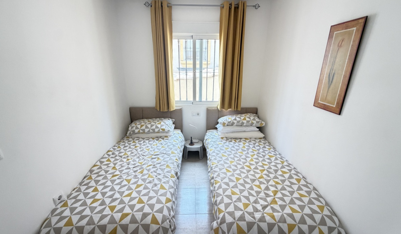 Resale - Town House - Villamartín