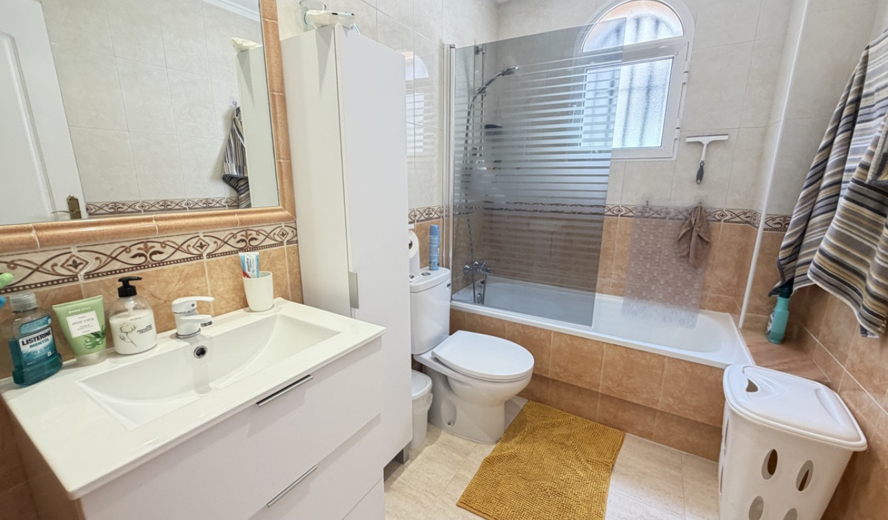 Resale - Town House - Villamartín