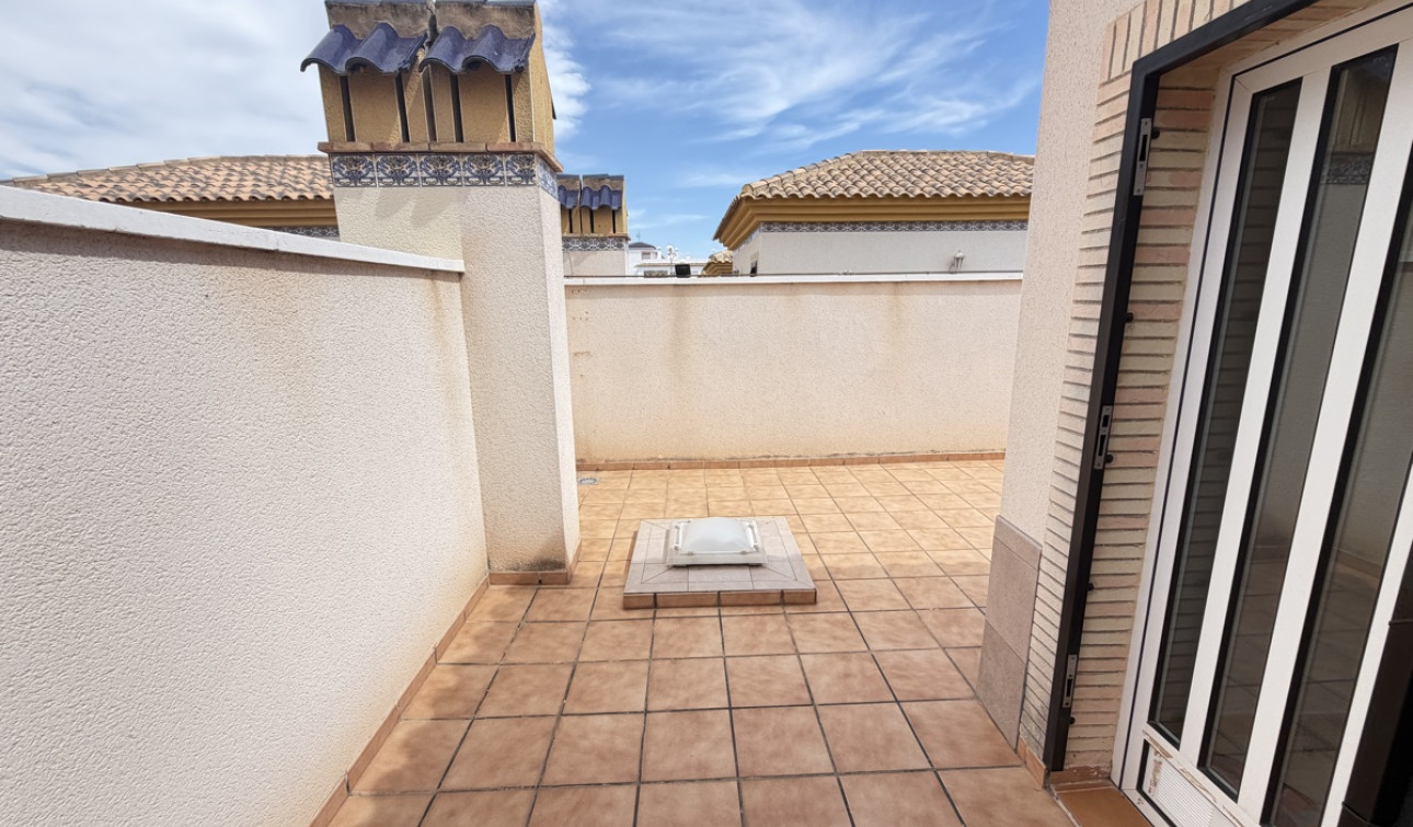 Resale - Town House - Villamartín