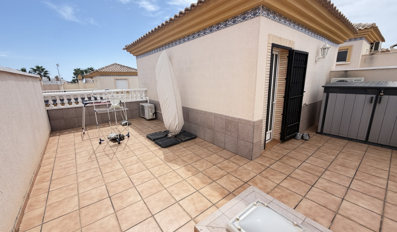 Resale - Town House - Villamartín