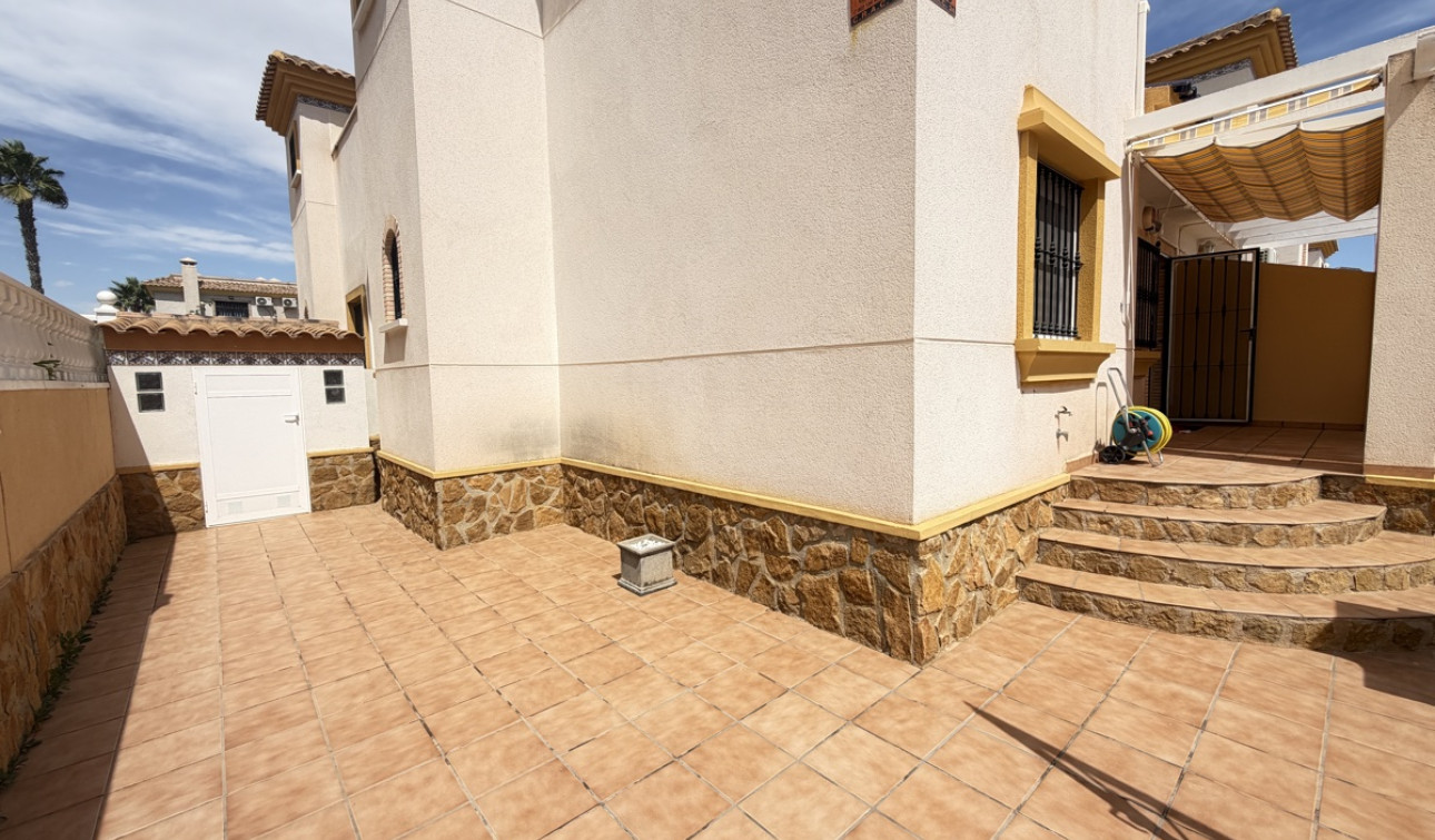 Resale - Town House - Villamartín