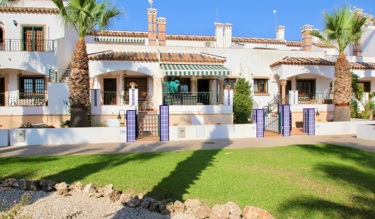 Resale - Town House - Villamartín