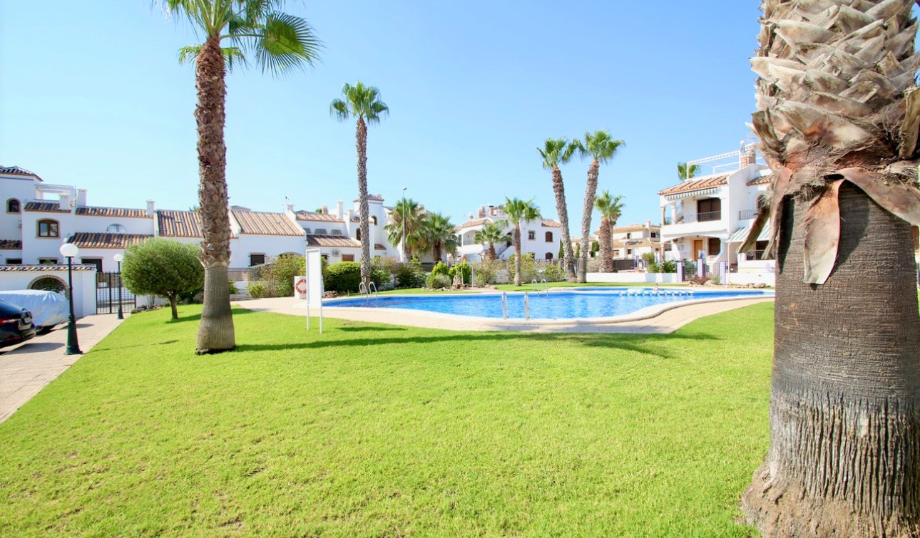 Resale - Town House - Villamartín