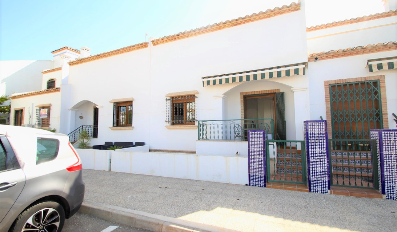 Resale - Town House - Villamartín