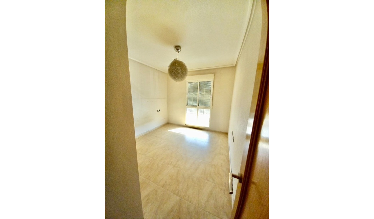Reventa - Apartamento / Piso - Almoradí - Almoradi