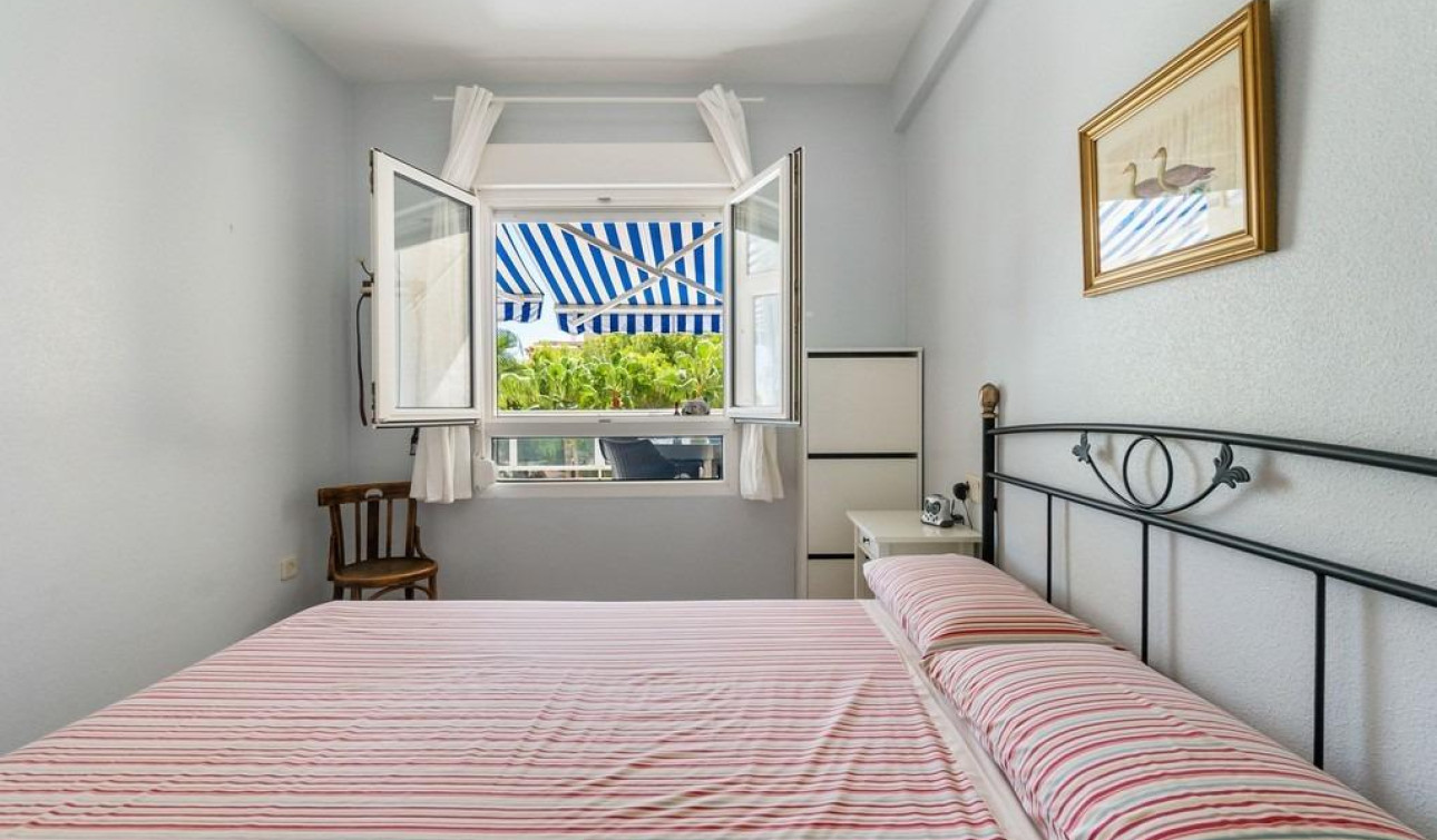 Reventa - Apartamento / Piso - Dehesa de Campoamor - Altos de campoamor