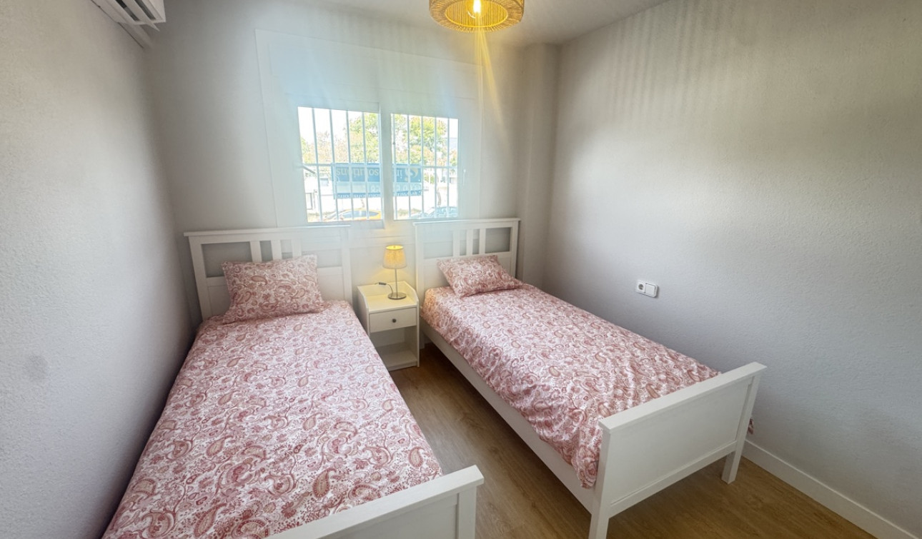 Reventa - Apartamento / Piso - Dehesa de Campoamor - Campoamor