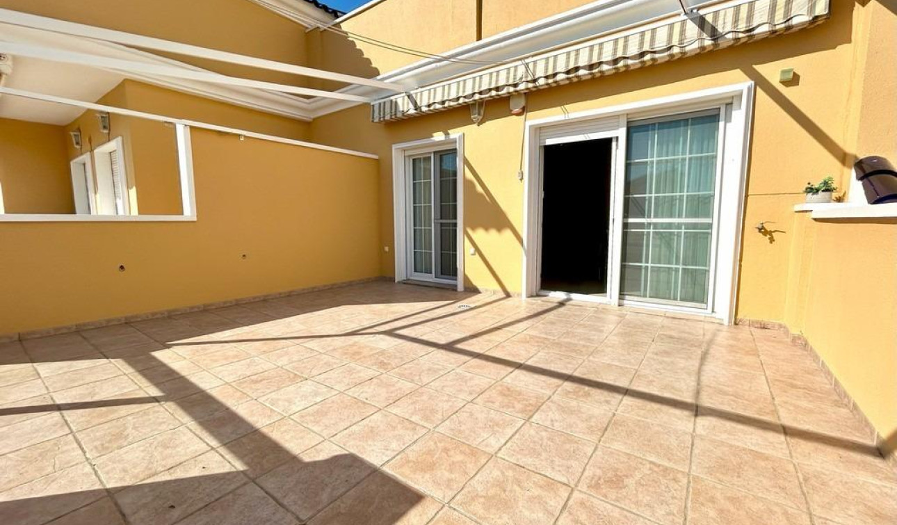 Reventa - Apartamento / Piso - Dehesa de Campoamor - Campoamor