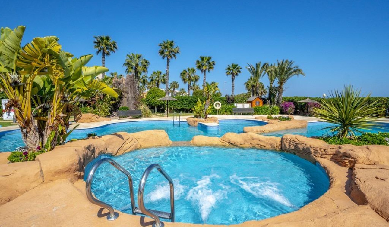 Reventa - Apartamento / Piso - Dehesa de Campoamor - Campoamor