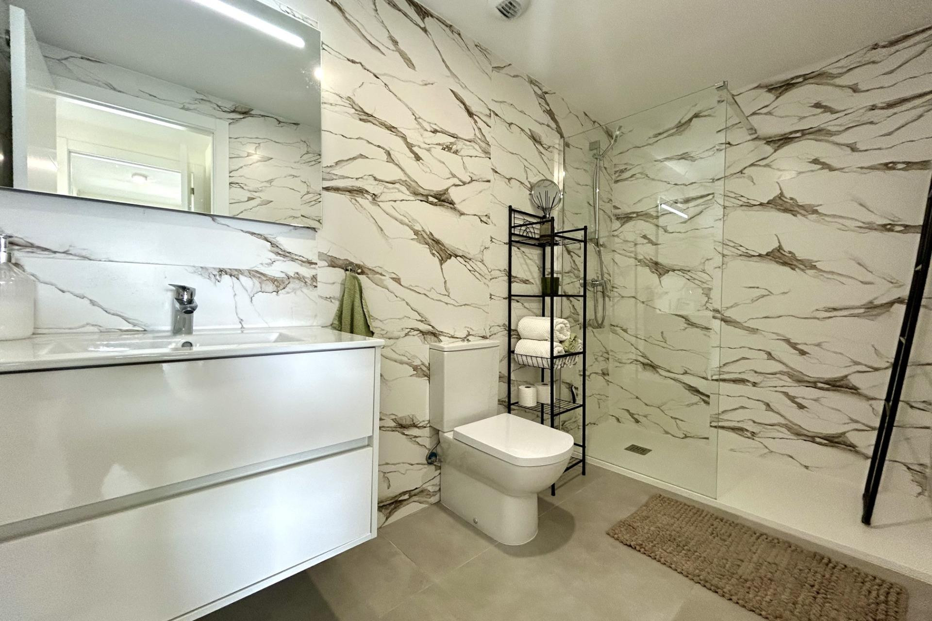 Reventa - Apartamento / Piso - Dehesa de Campoamor - Campoamor