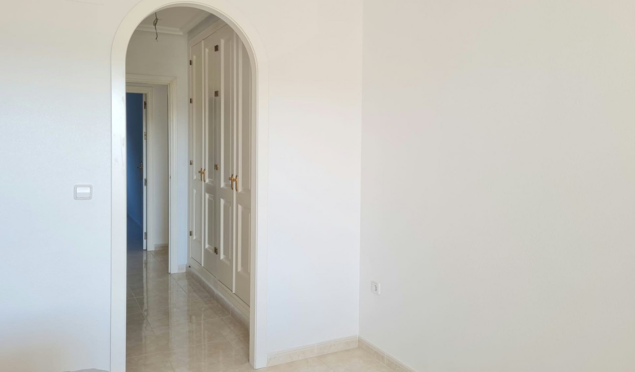 Reventa - Apartamento / Piso - Dehesa de Campoamor - Campoamor