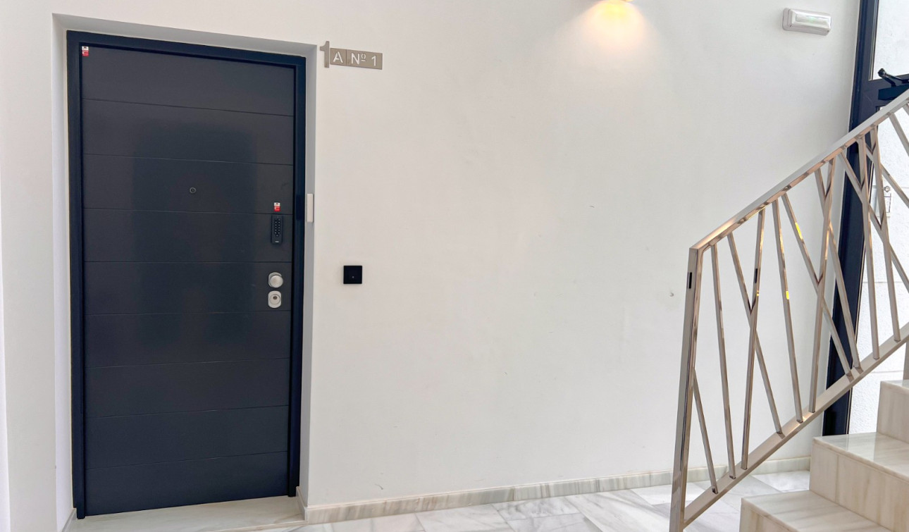 Reventa - Apartamento / Piso - Guardamar del Segura - Urbanizaciones