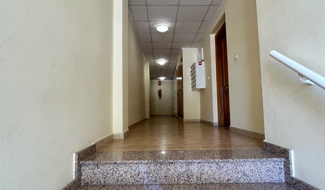 Reventa - Apartamento / Piso - Jacarilla - pueblo