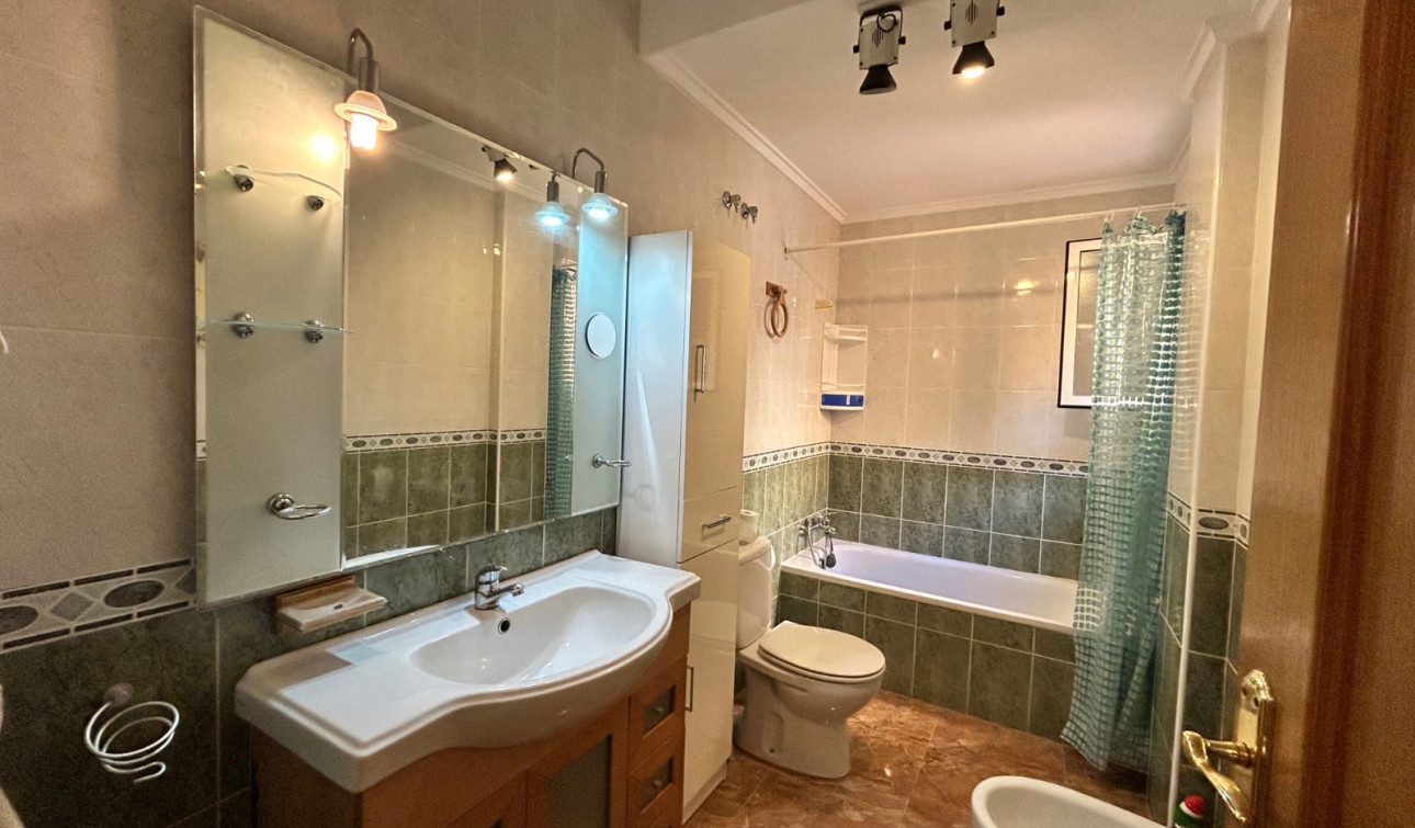 Reventa - Apartamento / Piso - Jacarilla - pueblo