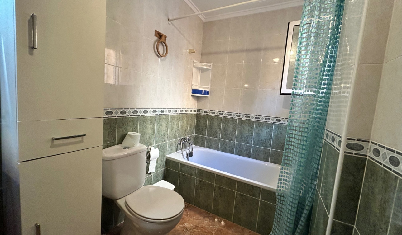 Reventa - Apartamento / Piso - Jacarilla - pueblo