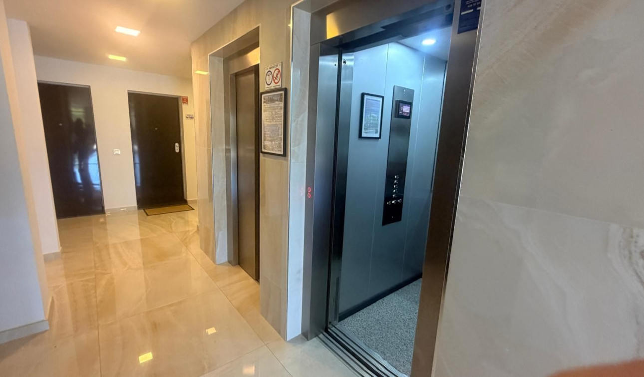 Reventa - Apartamento / Piso - Los Altos - Torrevieja