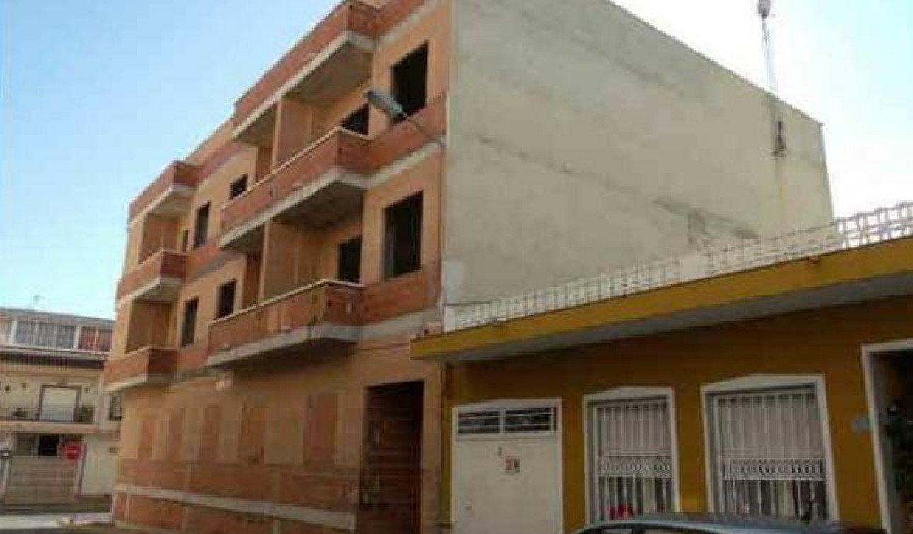 Reventa - Apartamento / Piso - Los Montesinos - Centro
