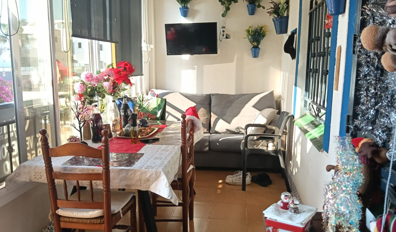 Reventa - Apartamento / Piso - Los Montesinos - La Herrada