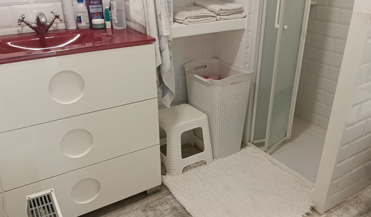 Reventa - Apartamento / Piso - Los Montesinos - La Herrada