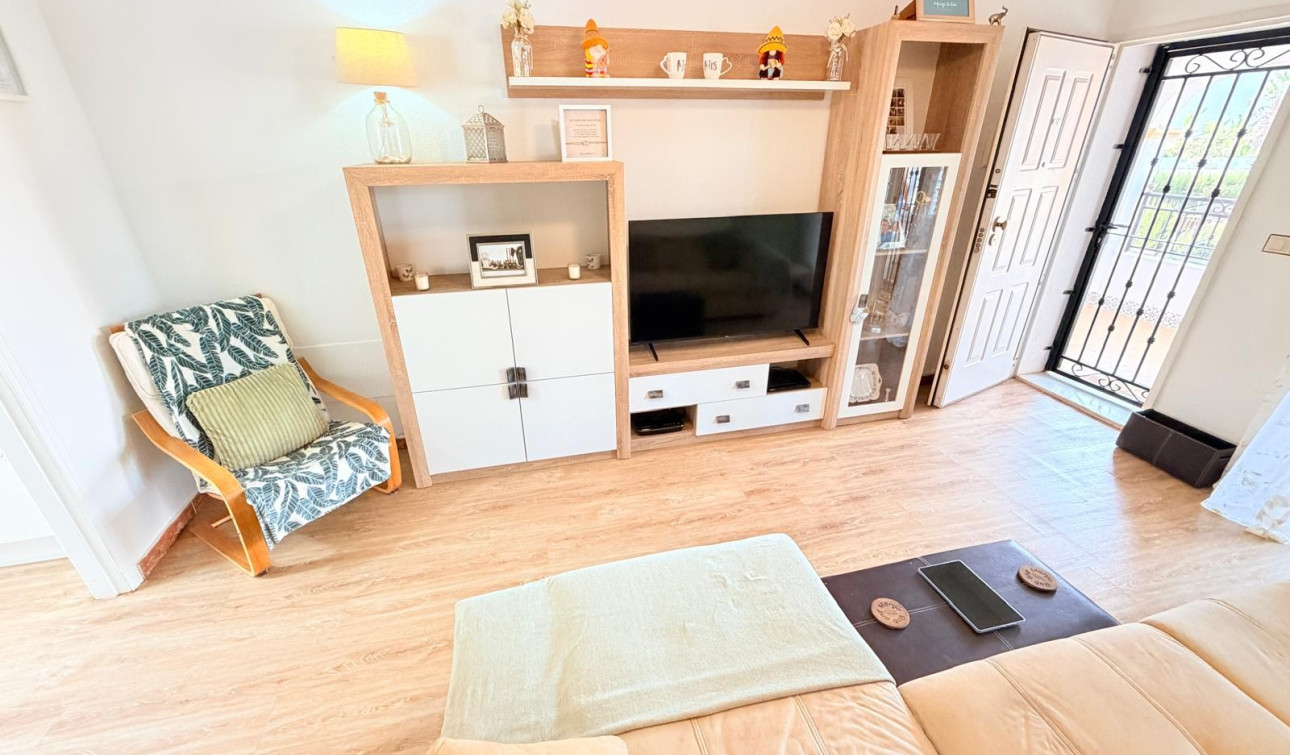 Reventa - Apartamento / Piso - Los Montesinos - La Herrada
