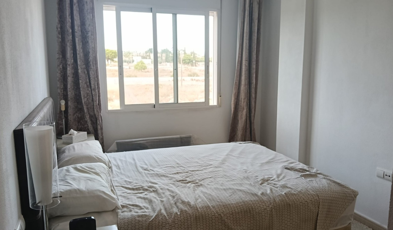 Reventa - Apartamento / Piso - Los Montesinos - Urbanizacion montesol