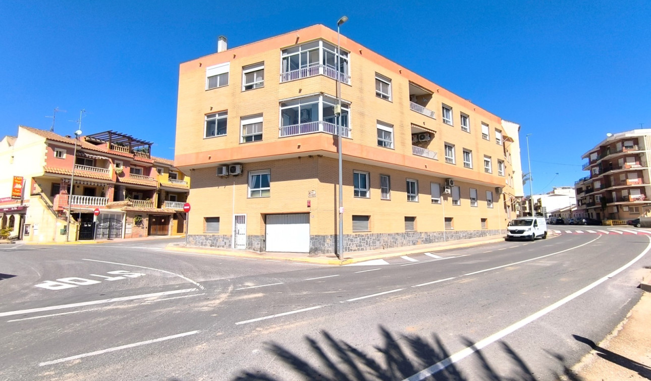 Reventa - Apartamento / Piso - Los Montesinos