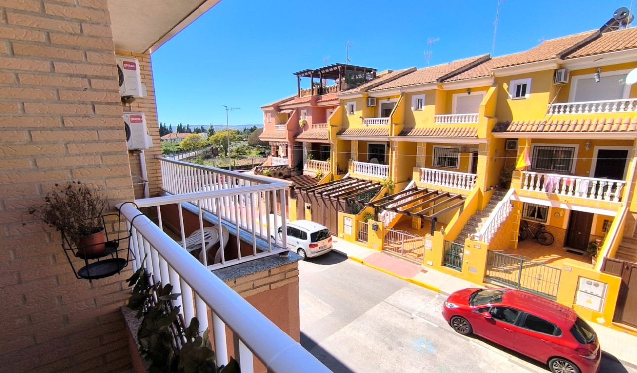 Reventa - Apartamento / Piso - Los Montesinos