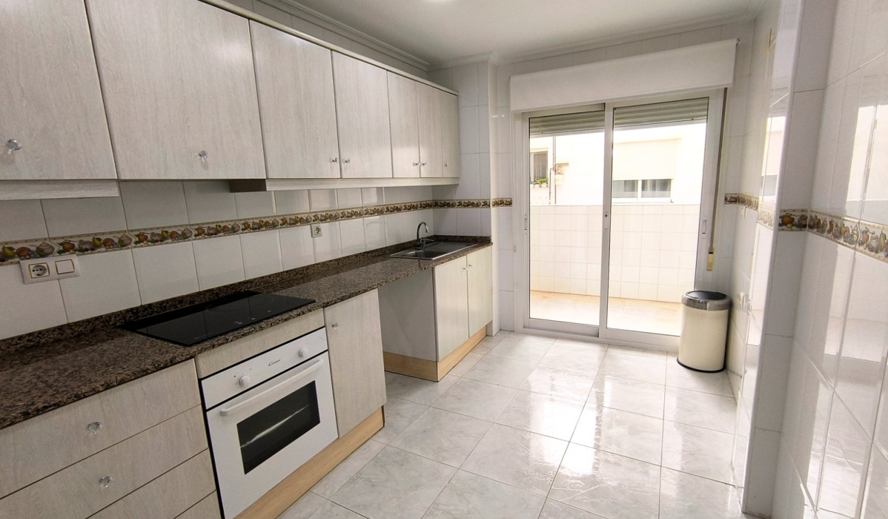 Reventa - Apartamento / Piso - Los Montesinos