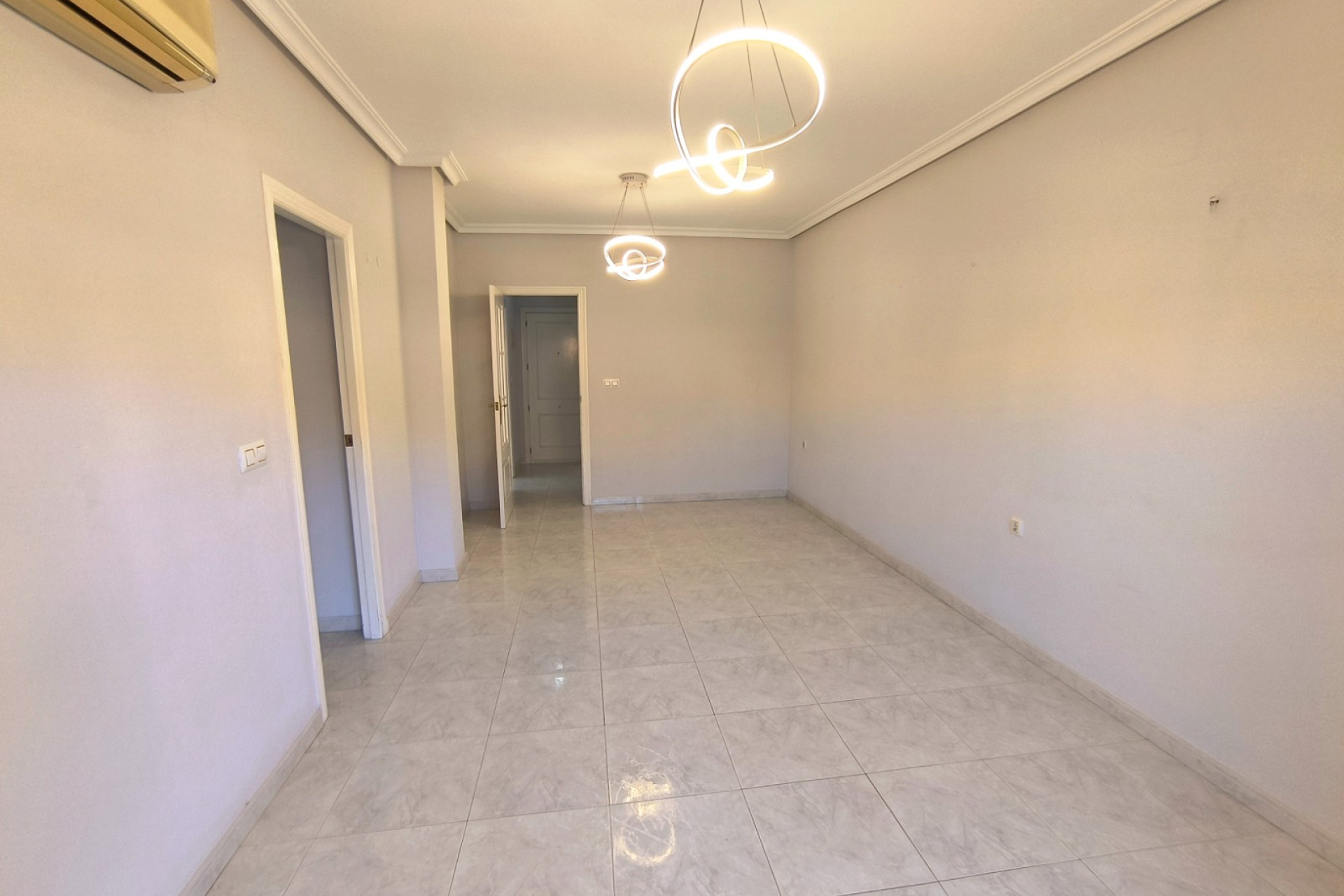Reventa - Apartamento / Piso - Los Montesinos