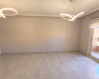 Reventa - Apartamento / Piso - Los Montesinos
