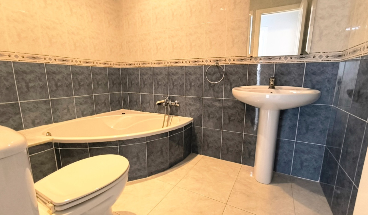 Reventa - Apartamento / Piso - Los Montesinos