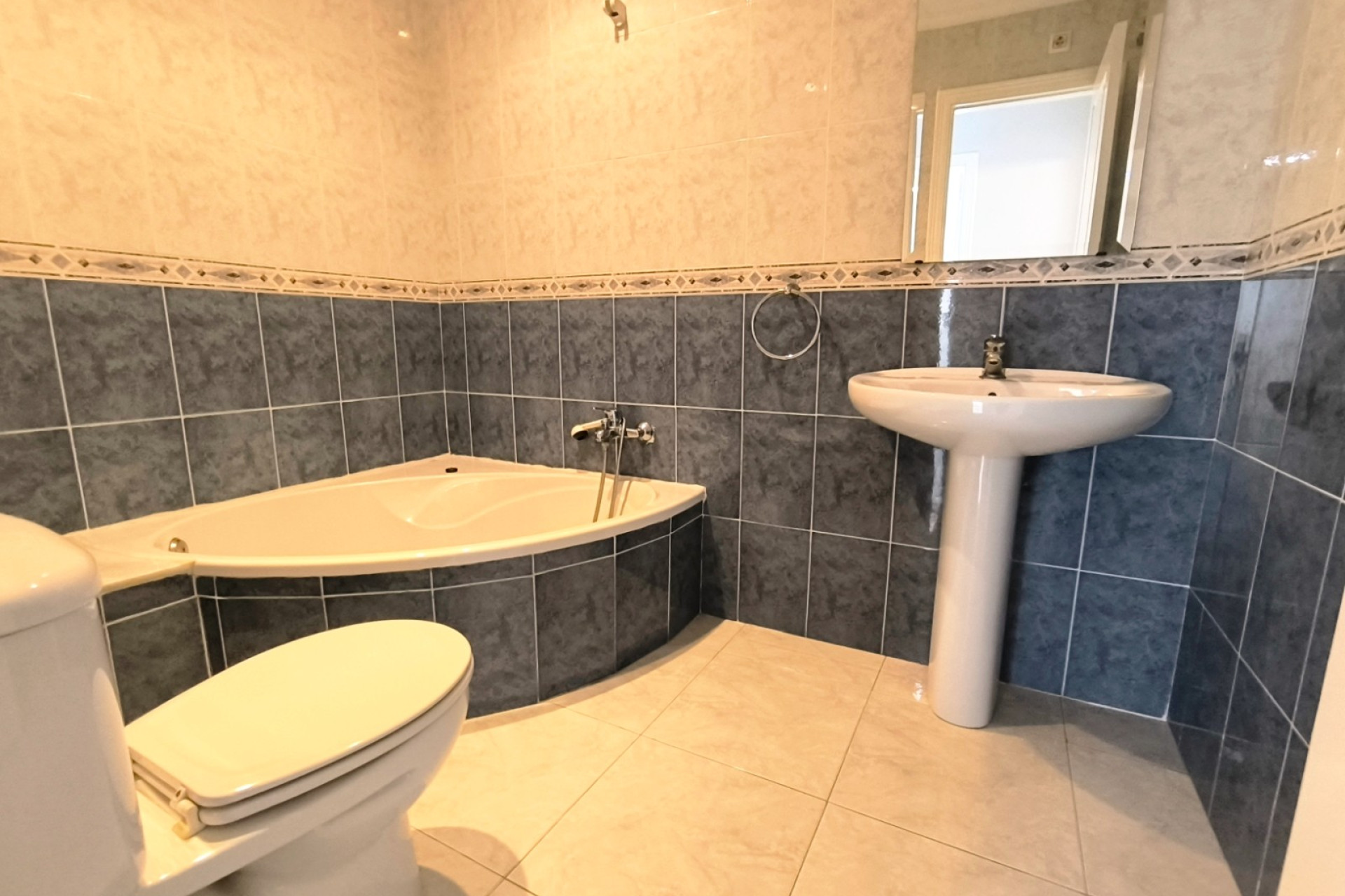 Reventa - Apartamento / Piso - Los Montesinos