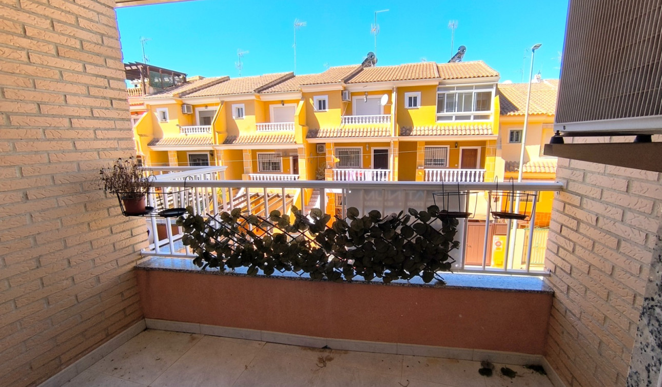 Reventa - Apartamento / Piso - Los Montesinos