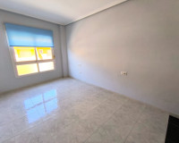 Reventa - Apartamento / Piso - Los Montesinos