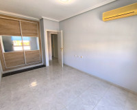 Reventa - Apartamento / Piso - Los Montesinos