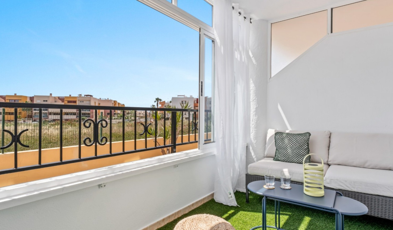 Reventa - Apartamento / Piso - Orihuela Costa - La Florida