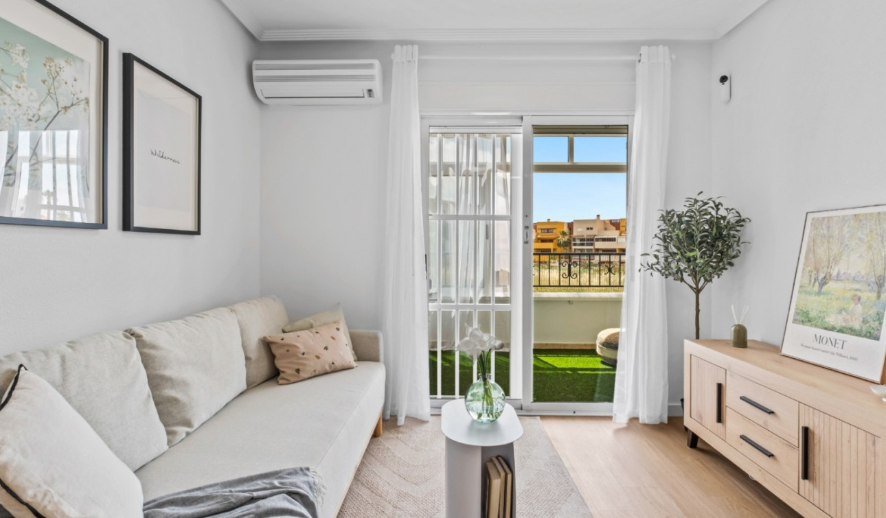 Reventa - Apartamento / Piso - Orihuela Costa - La Florida
