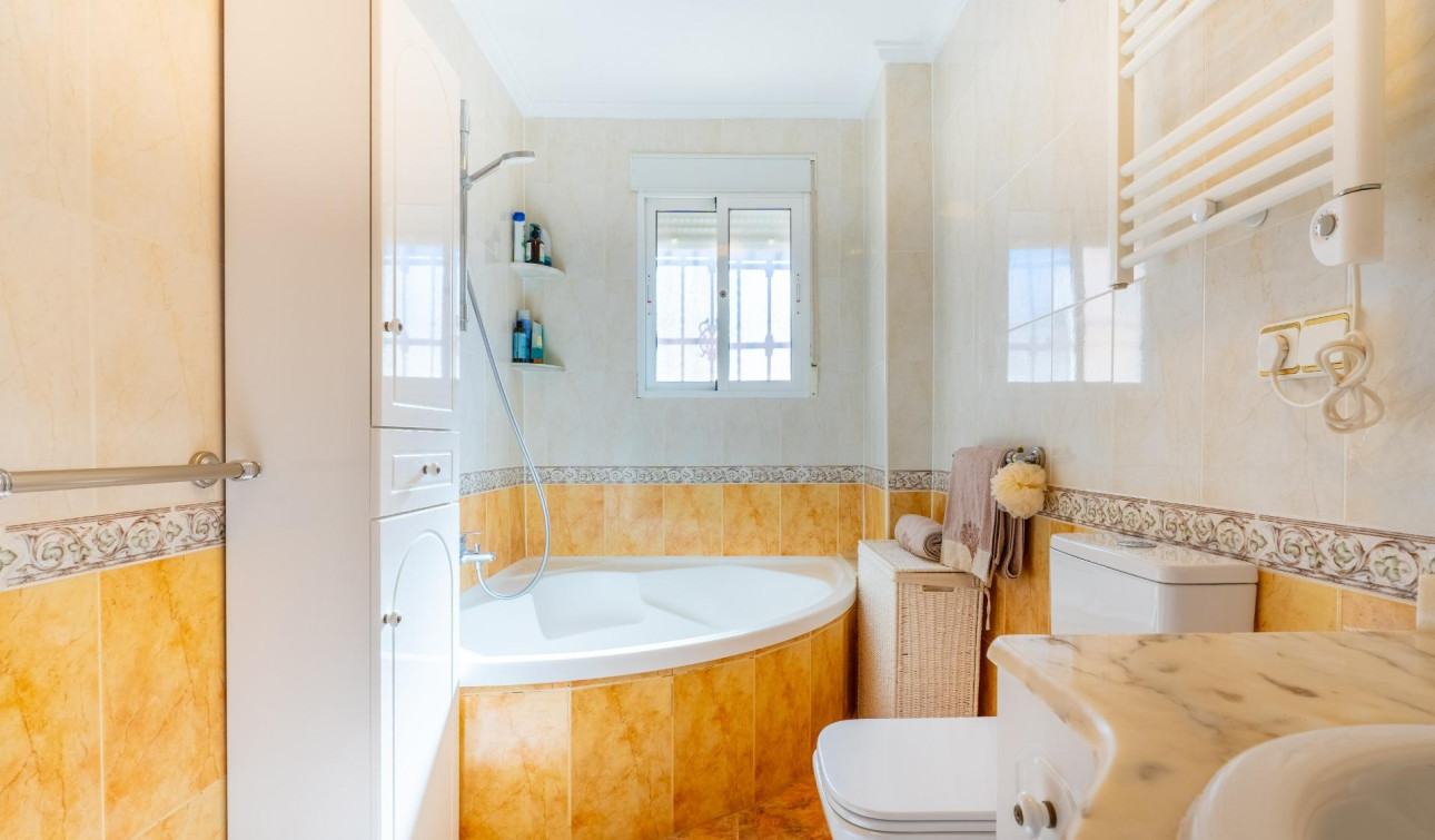 Reventa - Apartamento / Piso - Orihuela Costa - La Regia