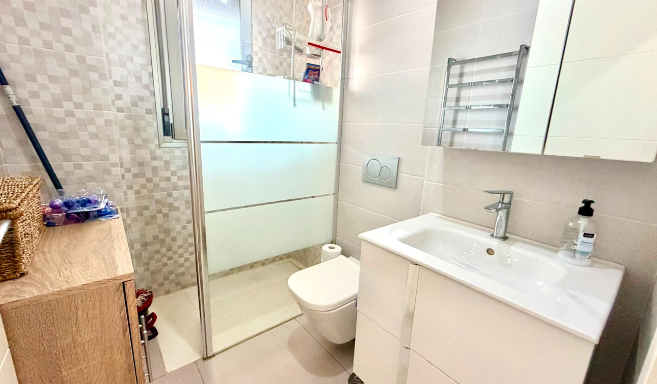 Reventa - Apartamento / Piso - Orihuela Costa - La Zenia