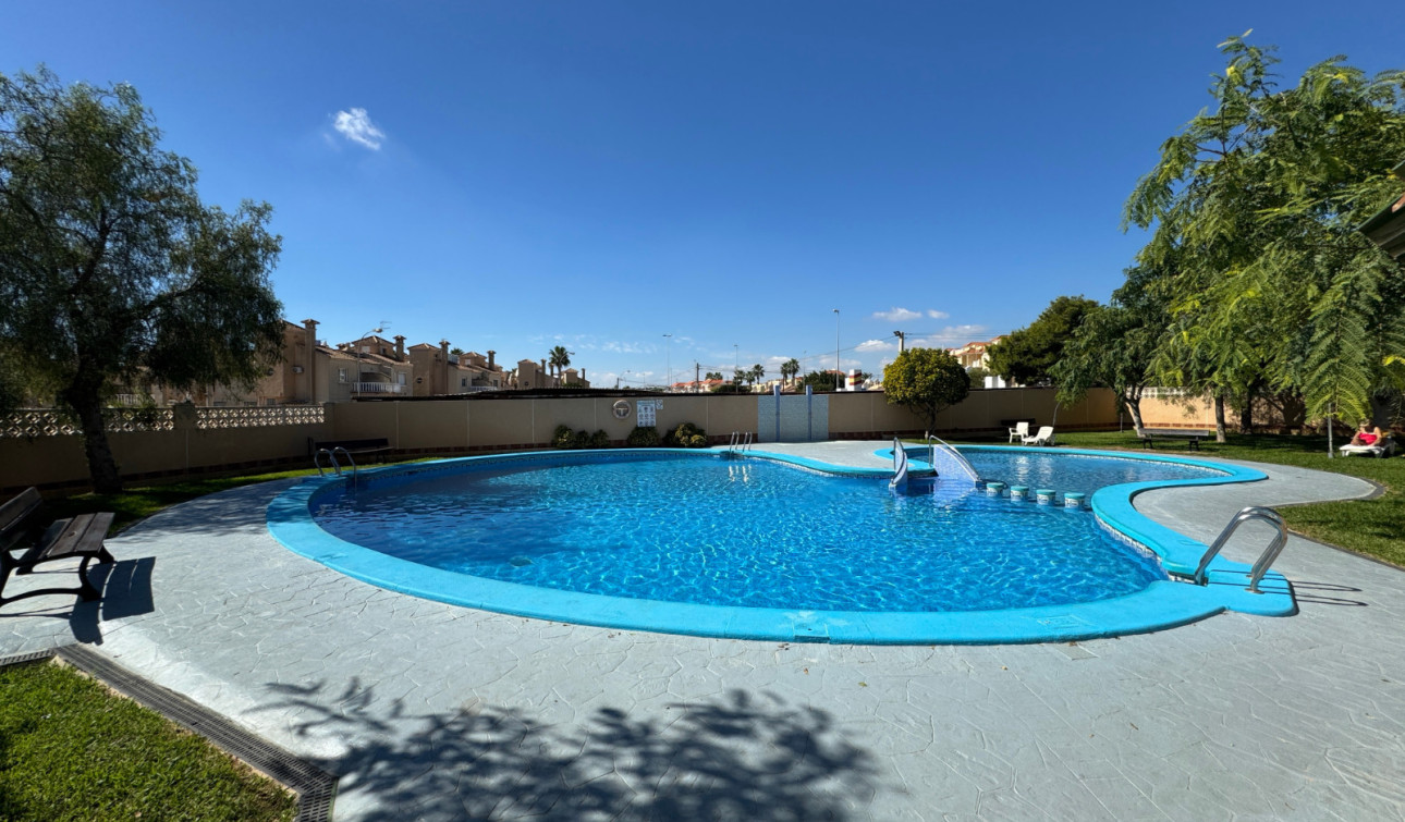 Reventa - Apartamento / Piso - Orihuela Costa - Los Almendros-La Florida