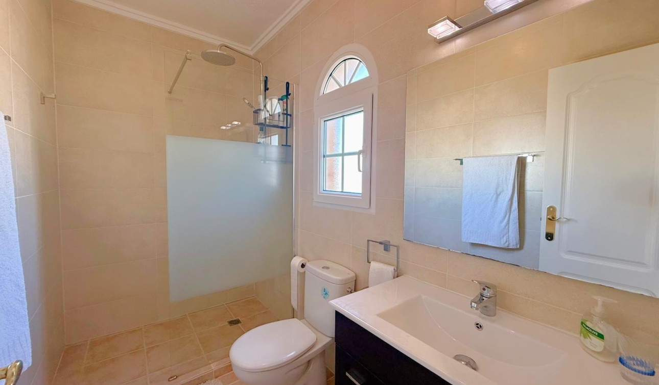 Reventa - Apartamento / Piso - Orihuela Costa - Los Dolses