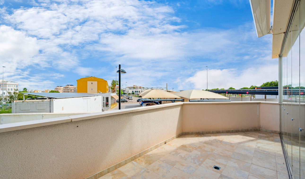 Reventa - Apartamento / Piso - Orihuela Costa - Los Dolses
