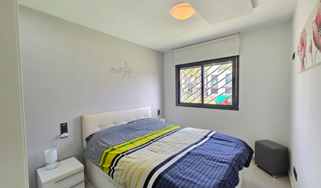 Reventa - Apartamento / Piso - Orihuela Costa - Punta Prima *