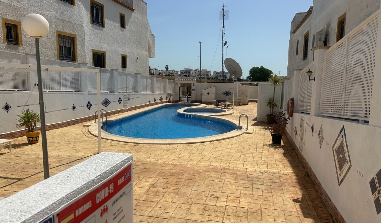 Reventa - Apartamento / Piso - Orihuela - Entre Naranjos