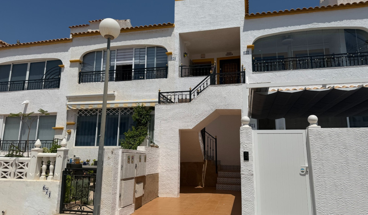 Reventa - Apartamento / Piso - Orihuela - Entre Naranjos