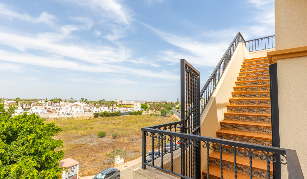 Reventa - Apartamento / Piso - Orihuela - Villamartin