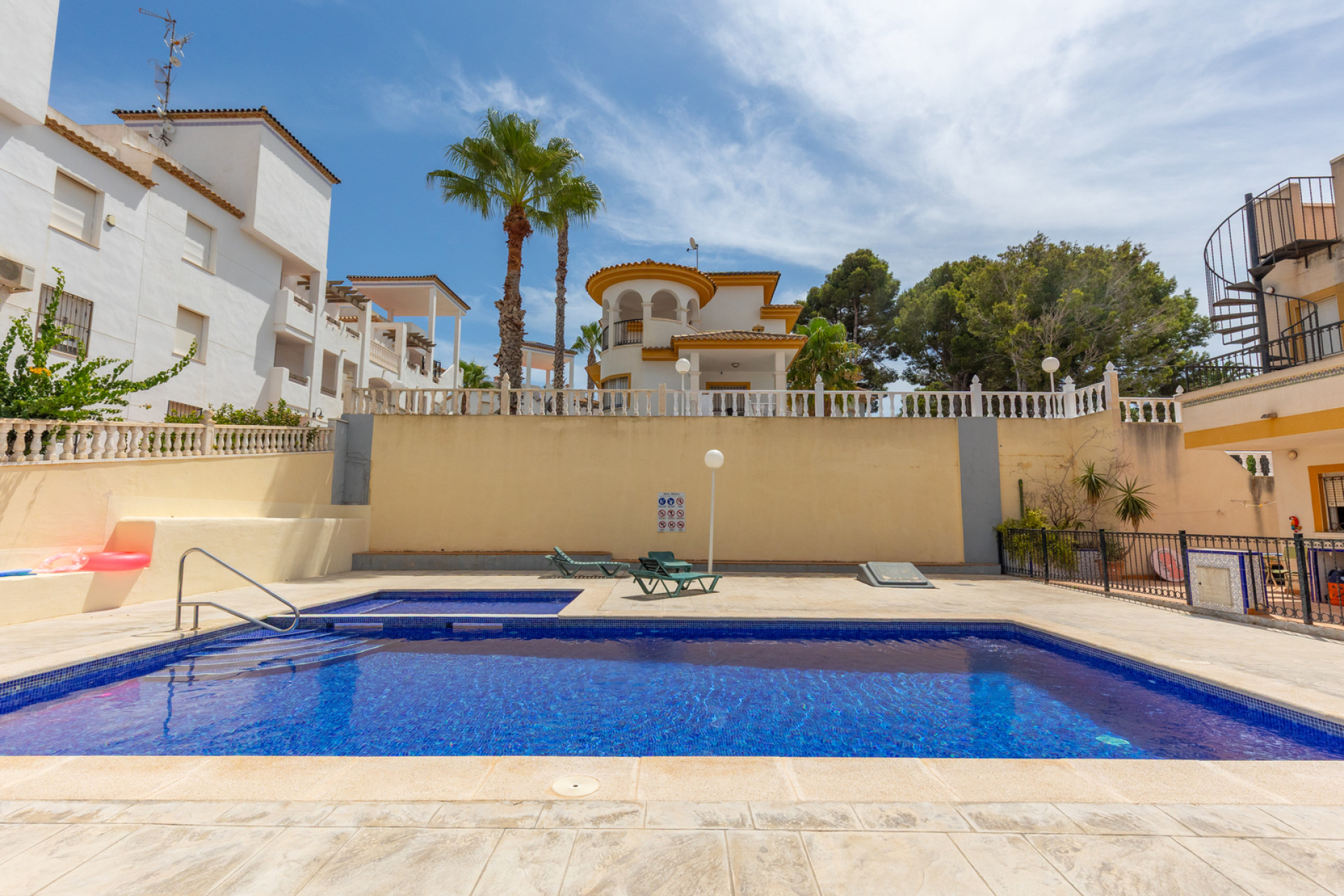 Reventa - Apartamento / Piso - Orihuela - Villamartin